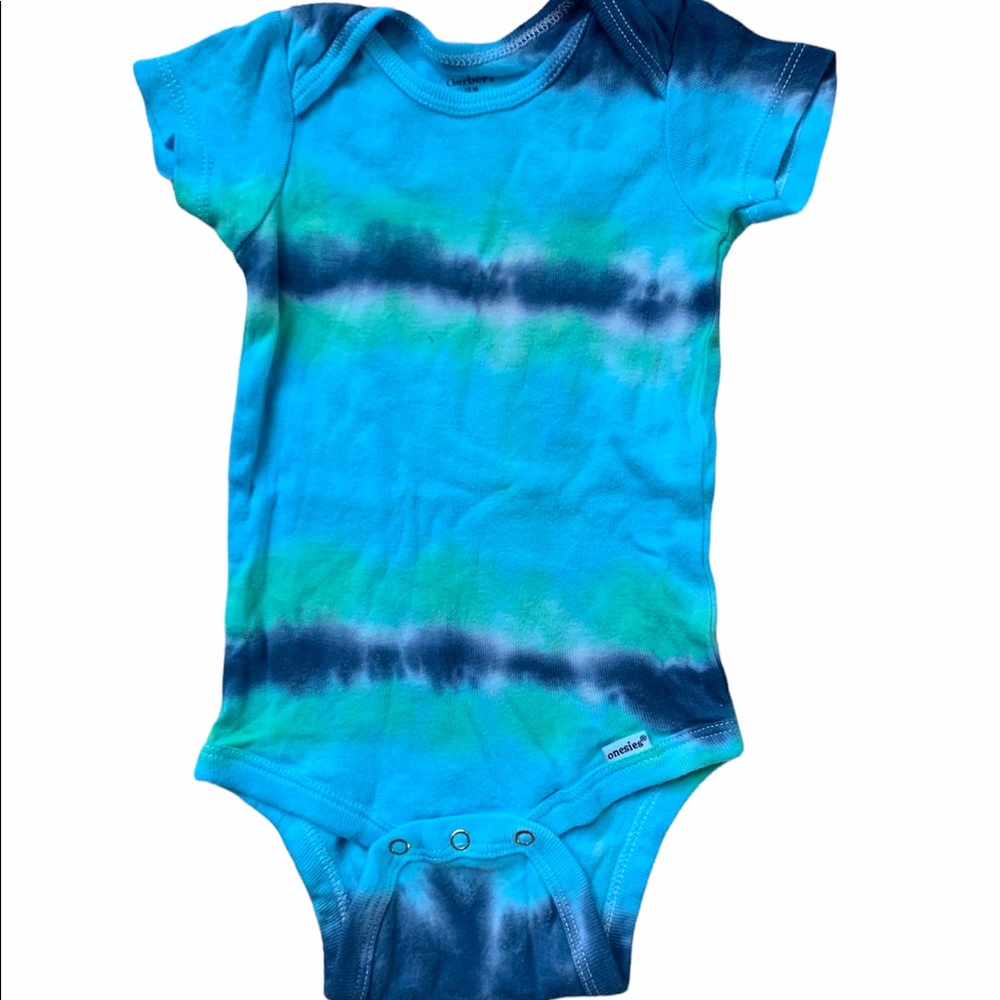 Tie-dye baby bundle onesie